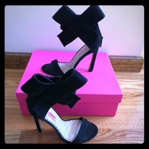 Black Betsy Johnson Frisky Heels 👠